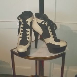 Qupid sz12 Stiletto Sneakers